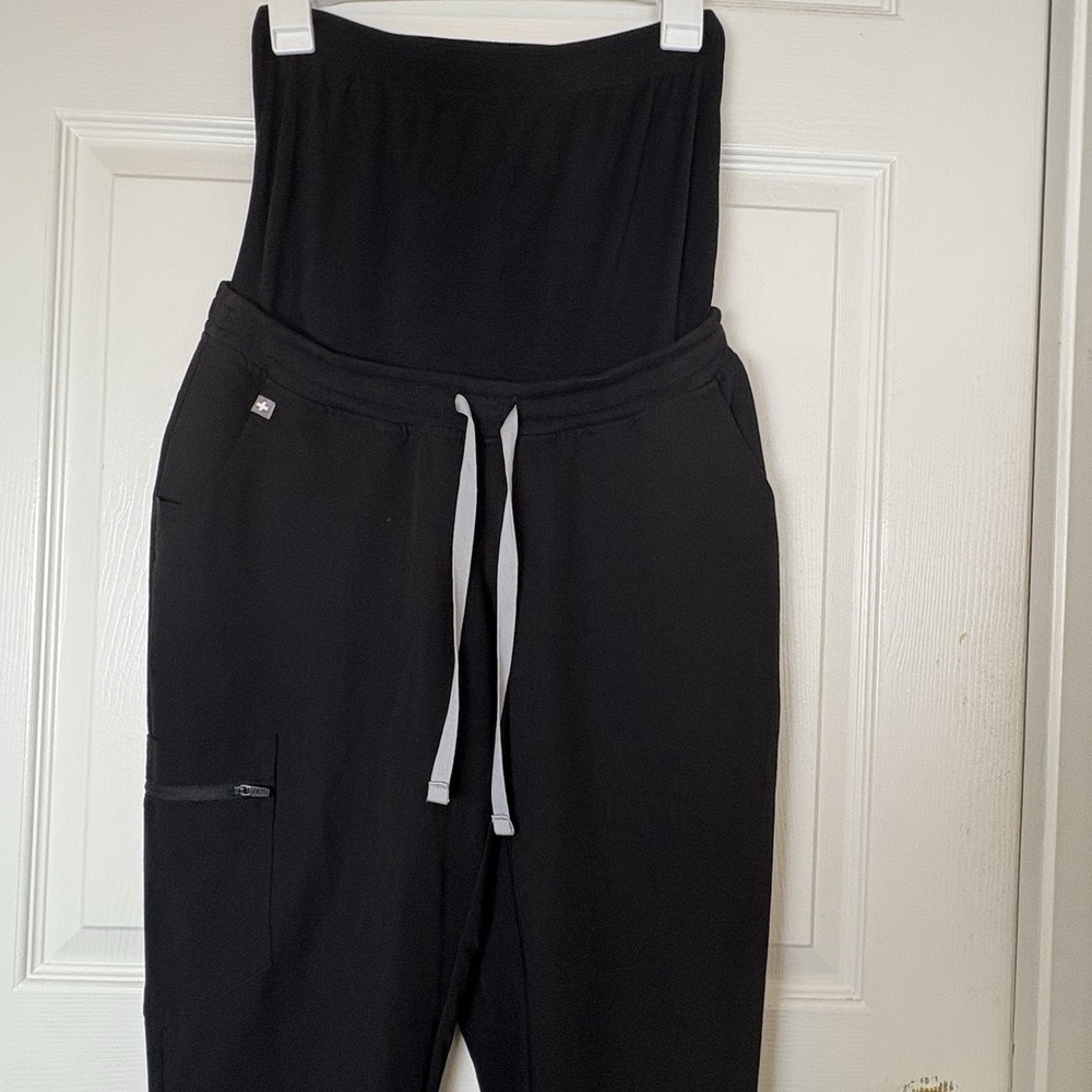 FIGS Women's Black Zamora Maternity Jogger Scrub Pants Small/Tall Full Panel - Picture 5 of 10